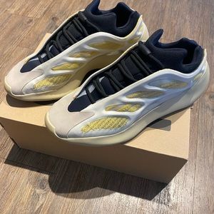Yeezy 700